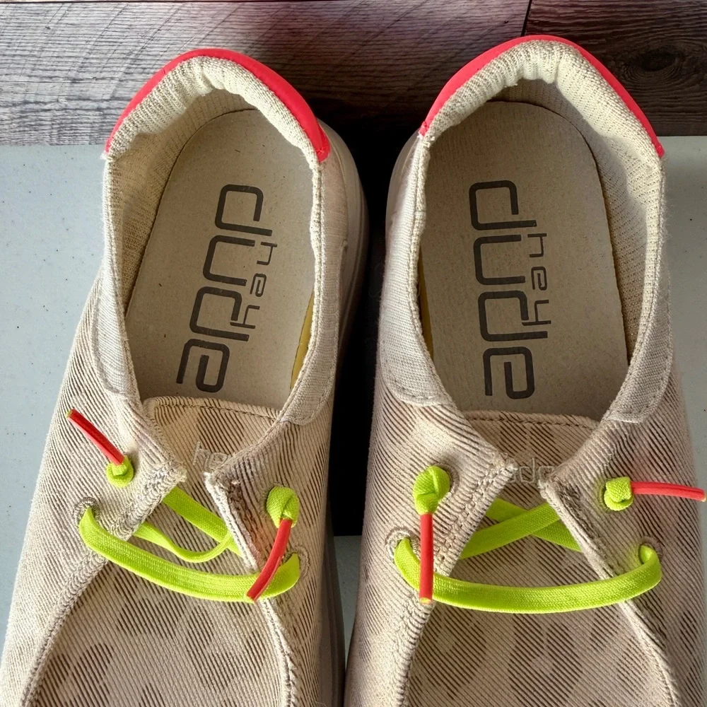 Hey Dude Women’s Wendy Rise Loafers, Leopard Neon Beige, 8 US - Picture 3 of 4